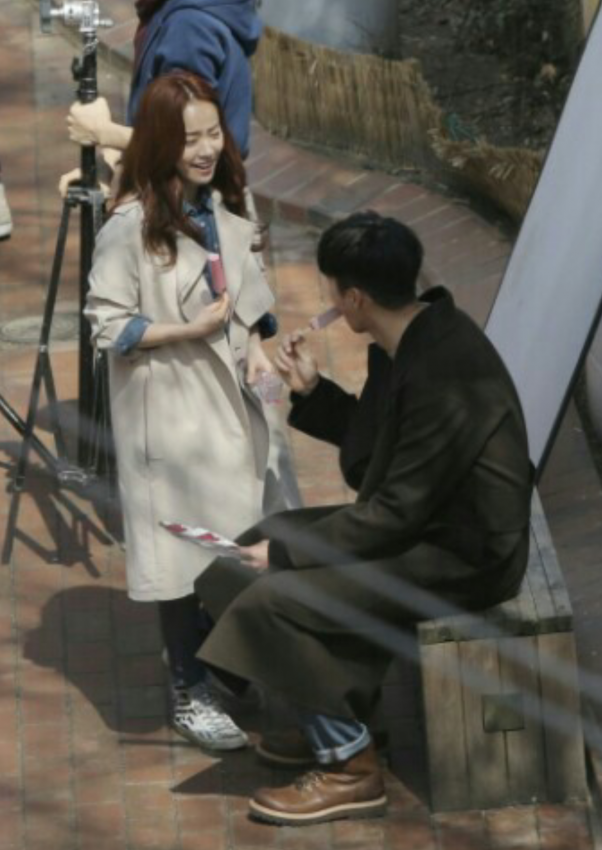 체구(덩치)가 정말 작은걸로 유명한 여자연예인 TOP3 (남자랑 키차이 체격차이...) | 인스티즈