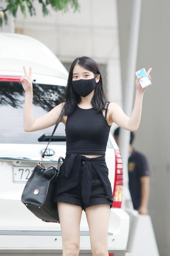 아이유 겨드랑이 주름.JPGIF (featl.갓기하) | 인스티즈