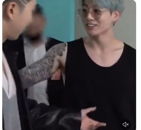 새로 추가한 것 같은 bts 정국의 타투 변천사 | 인스티즈