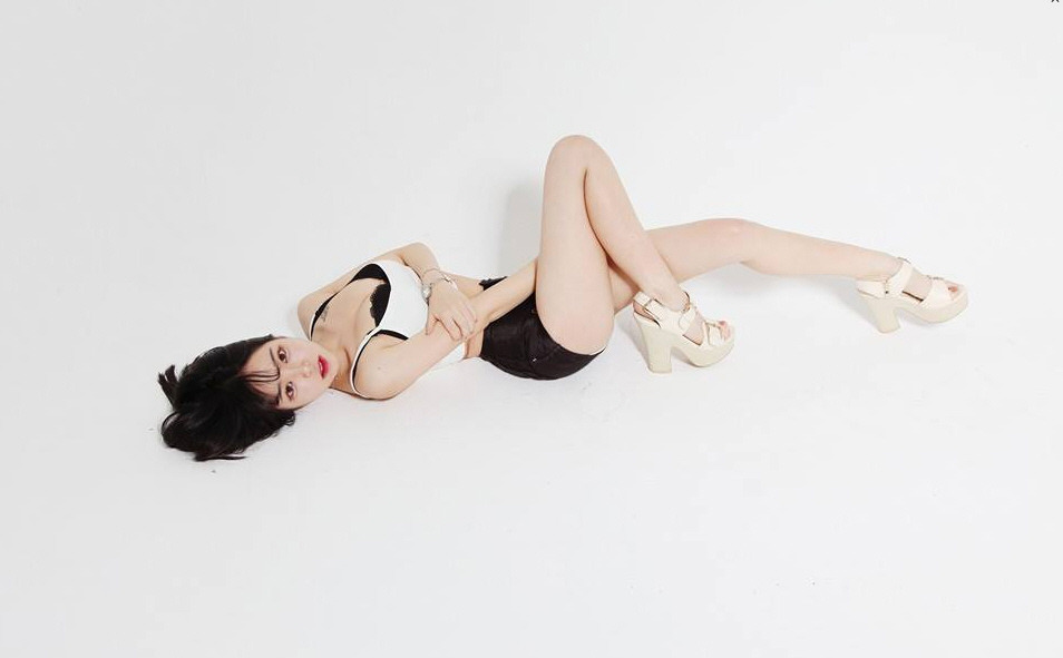 야한사진올려서 학교에서 징계먹은 범생이여고생 | 인스티즈