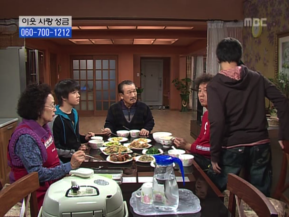 [거침없이하이킥] 솥뚜껑 나문희 여사와 박해미의 김장대결.jpg | 인스티즈