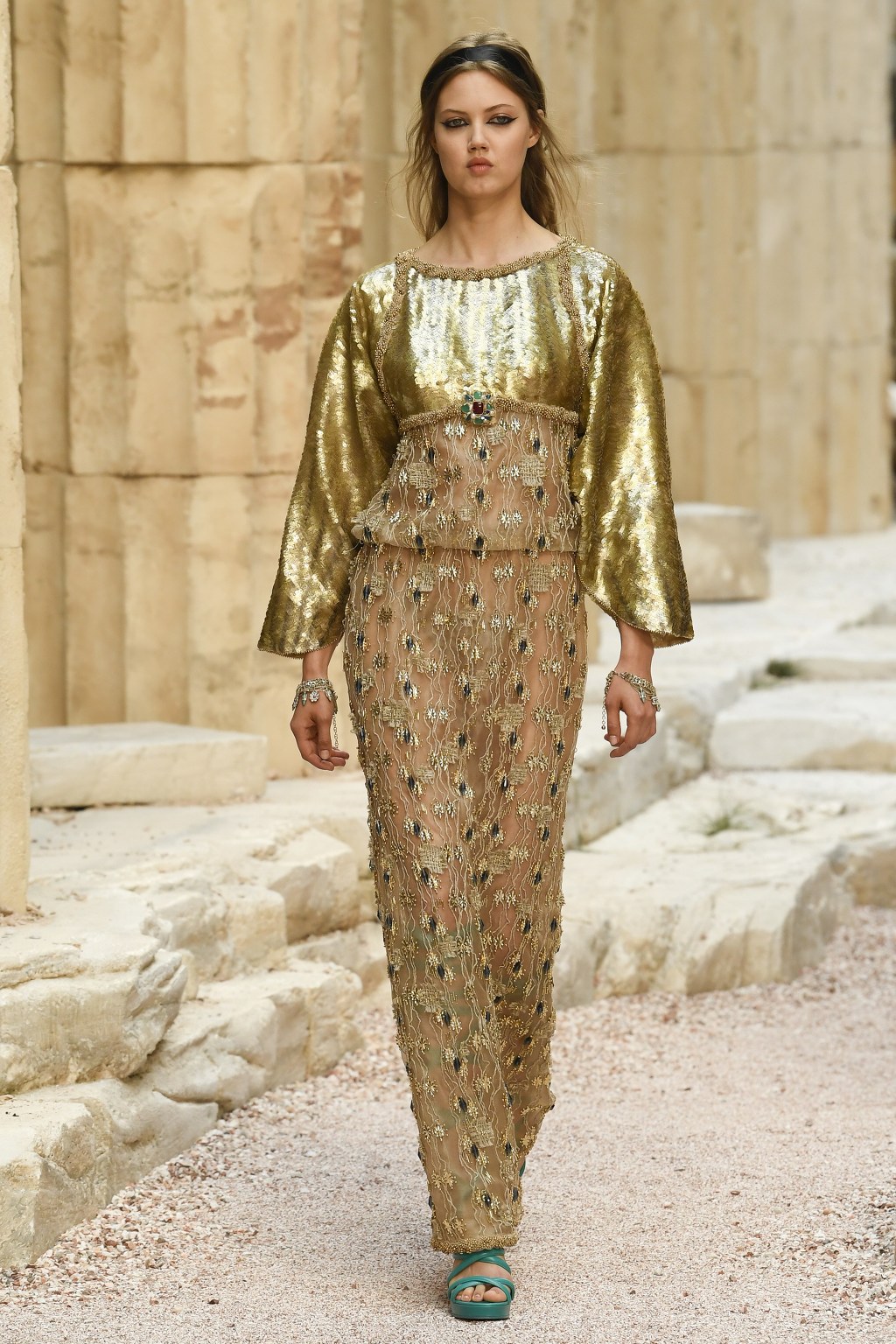그리스에서 영감받은 CHANEL 2018 Cruise 컬렉션 | 인스티즈