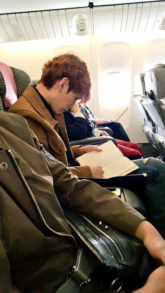 평소에 독서 많이 하는 남자 아이돌 넷 | 인스티즈