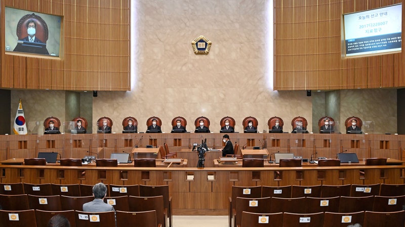 '기무사 댓글공작' 이명박 정부 비서관들징역형 집유 확정 | 인스티즈