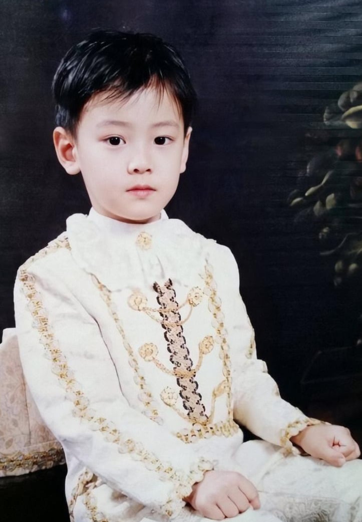 새로 뜬 차은우 초등학교 과거사진.jpg | 인스티즈