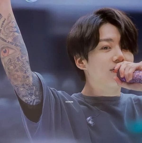 새로 추가한 것 같은 bts 정국의 타투 변천사 | 인스티즈