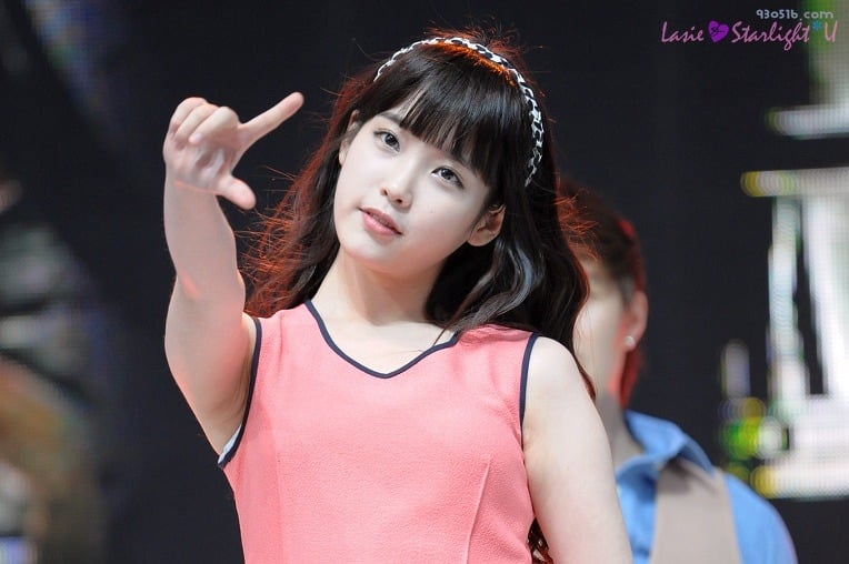 아이유 겨드랑이 주름.JPGIF (featl.갓기하) | 인스티즈