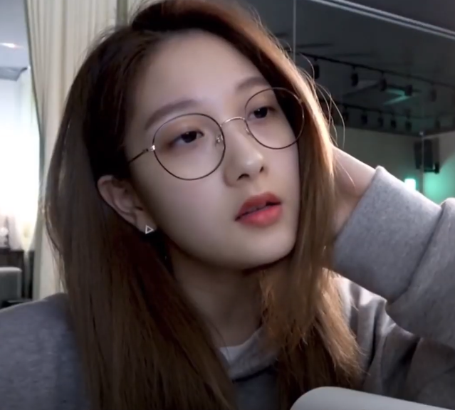 안경을 많이 쓰는 프로미스나인 | 인스티즈
