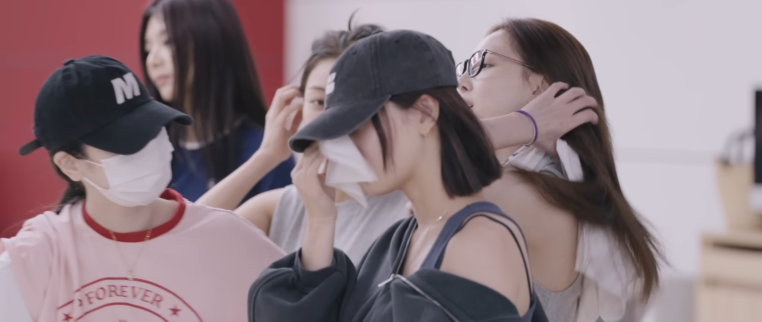 롤라팔루자 측 문제로 앵콜 무대 못하게 돼서 빡친 트와이스 | 인스티즈