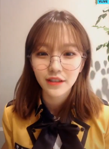안경을 많이 쓰는 프로미스나인 | 인스티즈