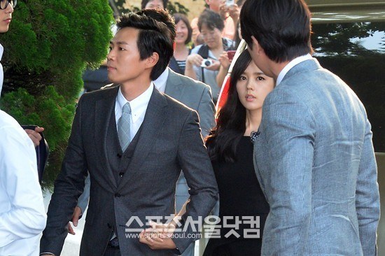 여자들이 잘생긴 남자 볼때 자기도 모르게 나온다는 표정.jpg | 인스티즈