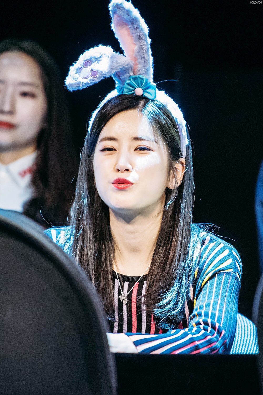 [에이핑크] 친한 형에게 같이 후쿠오카에 가자는 제의를 받게되서 박초롱 | 인스티즈