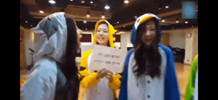 현주 따라하며 꼽주는 에이프릴 멤버들(상큼상큼자몽~) | 인스티즈