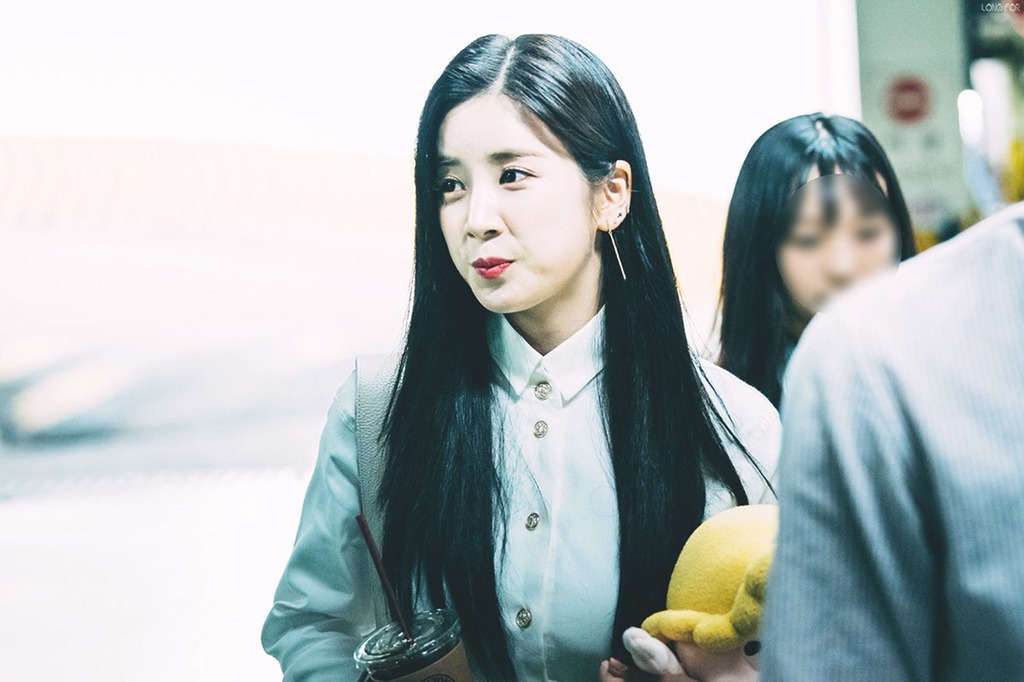 [에이핑크] 친한 형에게 같이 후쿠오카에 가자는 제의를 받게되서 박초롱 | 인스티즈