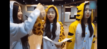 현주 따라하며 꼽주는 에이프릴 멤버들(상큼상큼자몽~) | 인스티즈