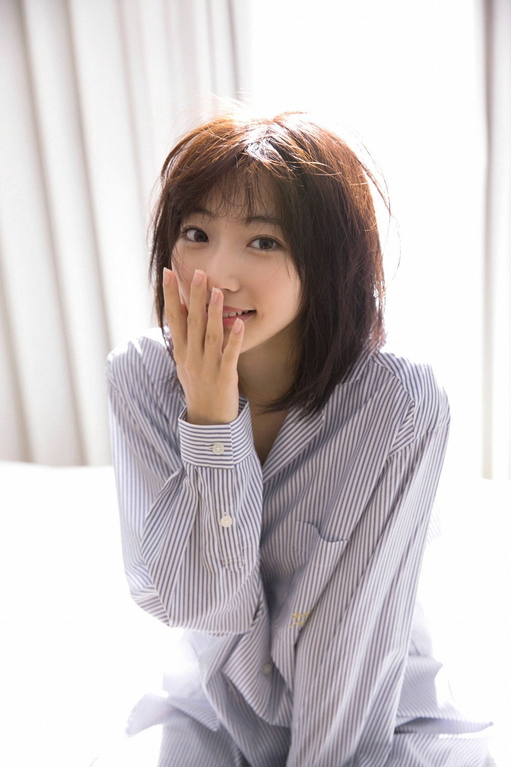 슬렌더의 정석이라 할만한 97년생 일본 그라비아아이돌겸 여배우 | 인스티즈