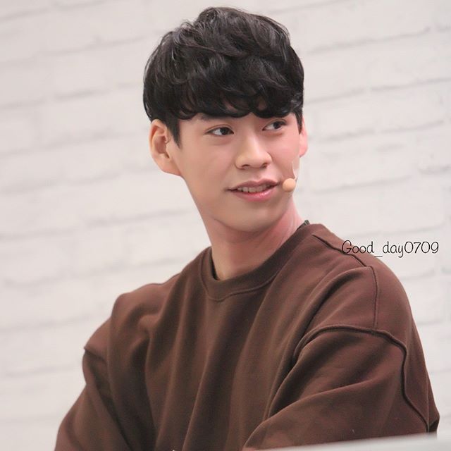 웹툰 작가 실물짤.jpgif | 인스티즈