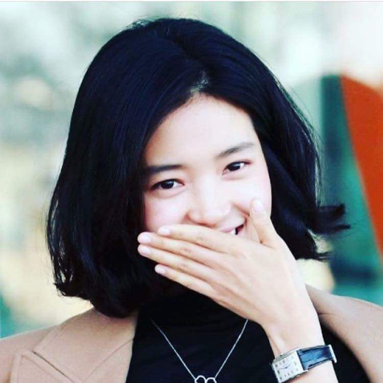 단발로 스타일 바꾼 김태리.gif | 인스티즈