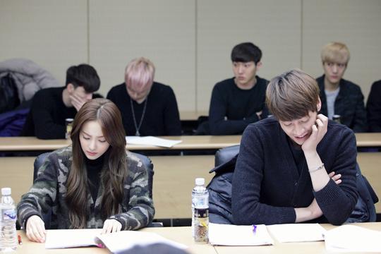 체구(덩치)가 정말 작은걸로 유명한 여자연예인 TOP3 (남자랑 키차이 체격차이...) | 인스티즈