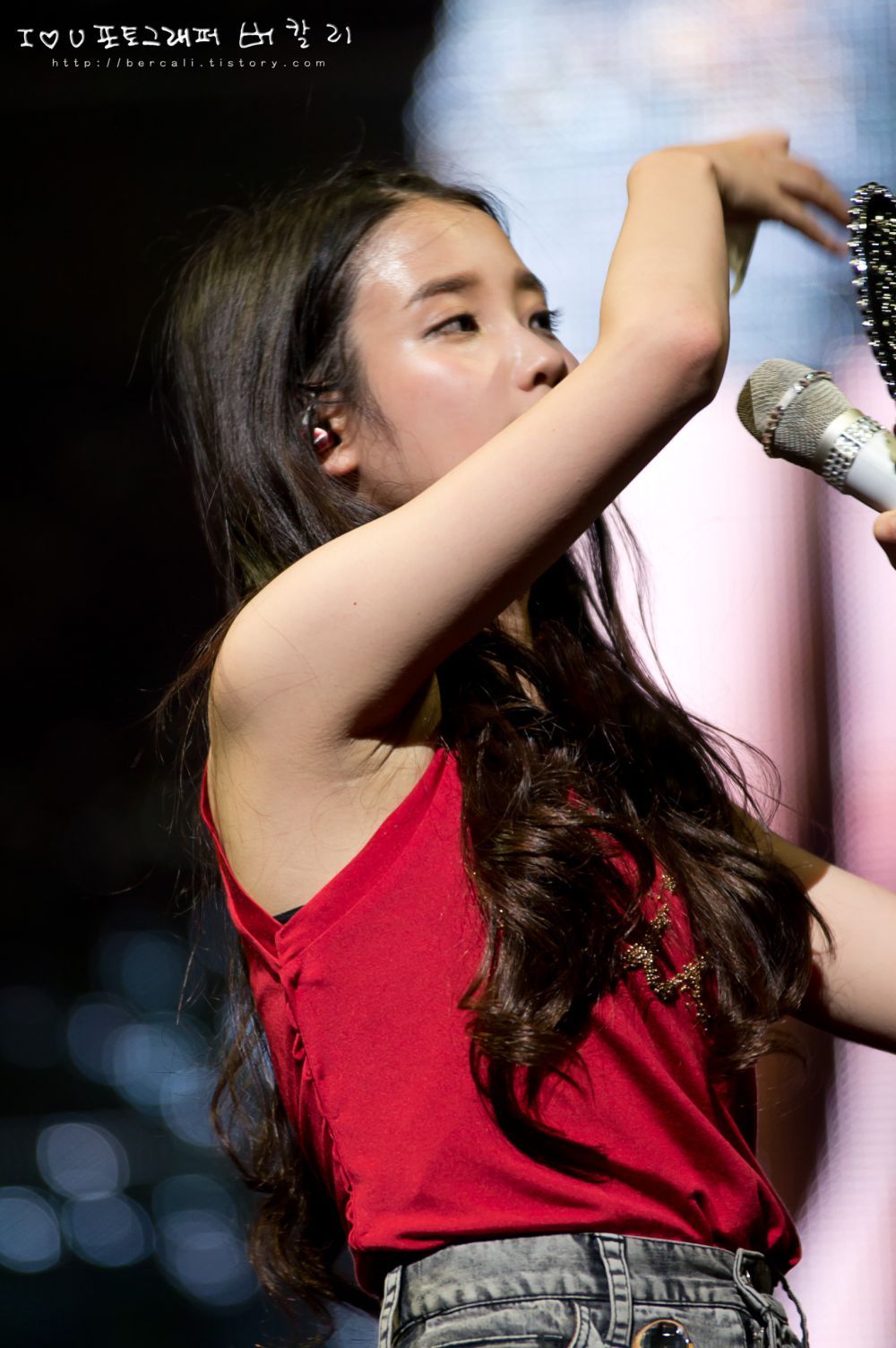 아이유 겨드랑이 주름.JPGIF (featl.갓기하) | 인스티즈