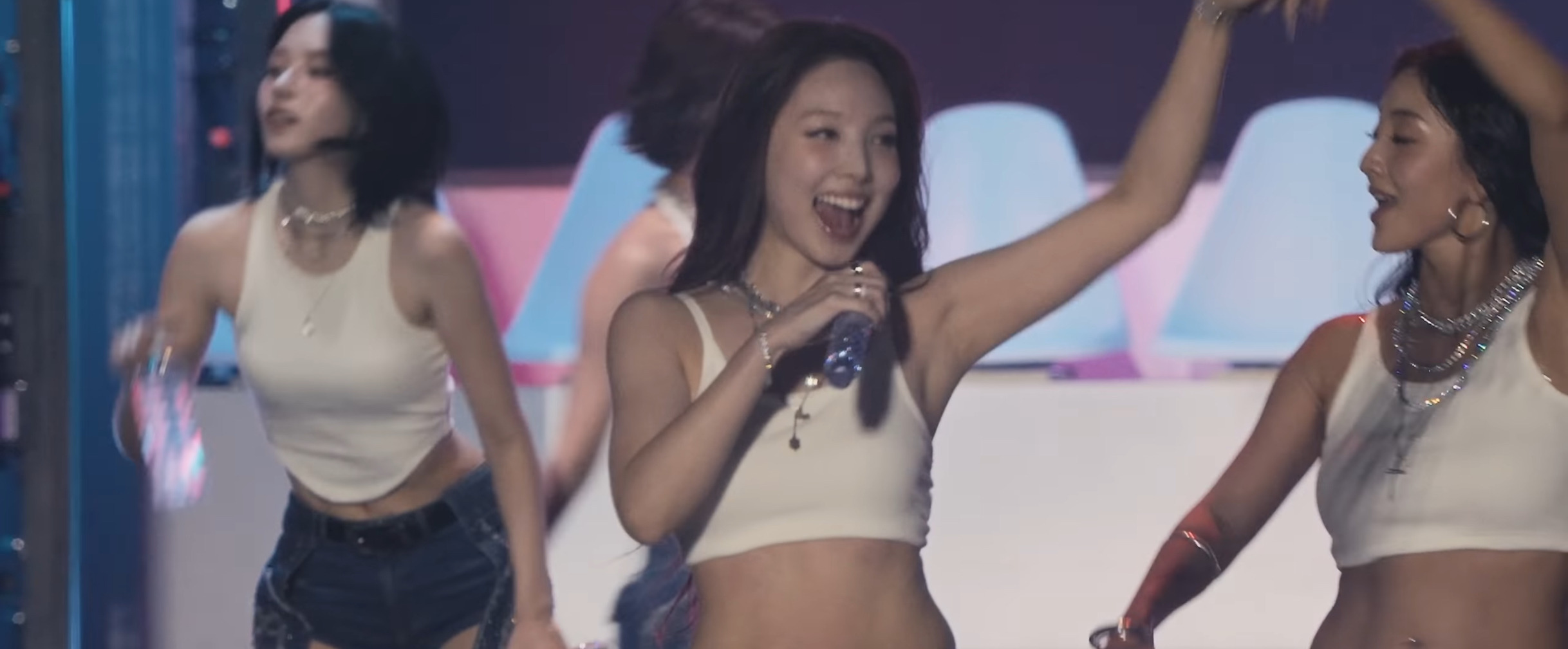 롤라팔루자 측 문제로 앵콜 무대 못하게 돼서 빡친 트와이스 | 인스티즈