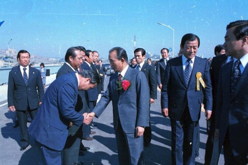 1979년 성수대교 개통식 사진과 15년 뒤 | 인스티즈