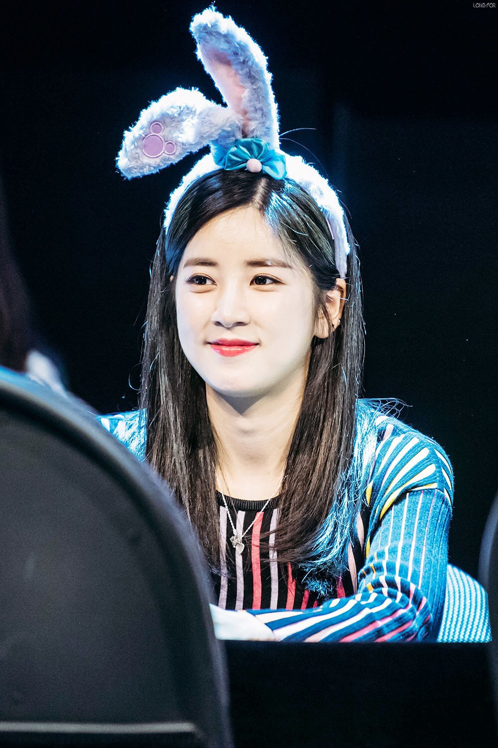 [에이핑크] 친한 형에게 같이 후쿠오카에 가자는 제의를 받게되서 박초롱 | 인스티즈