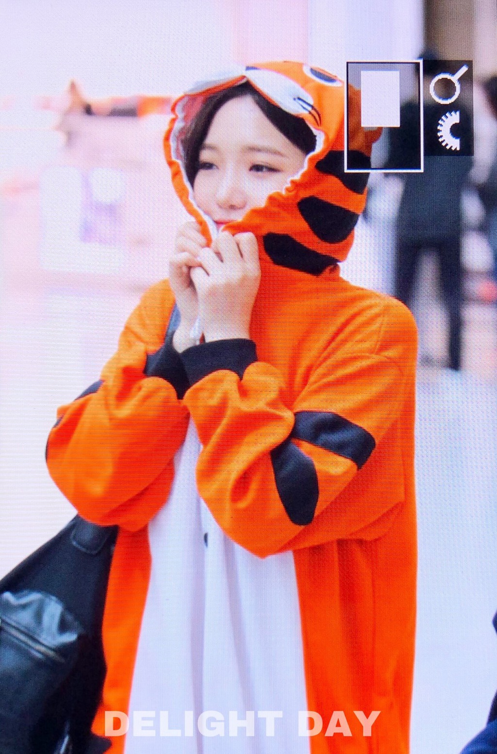 공항에서 호랑이 잠옷 입은 노지선.gif | 인스티즈