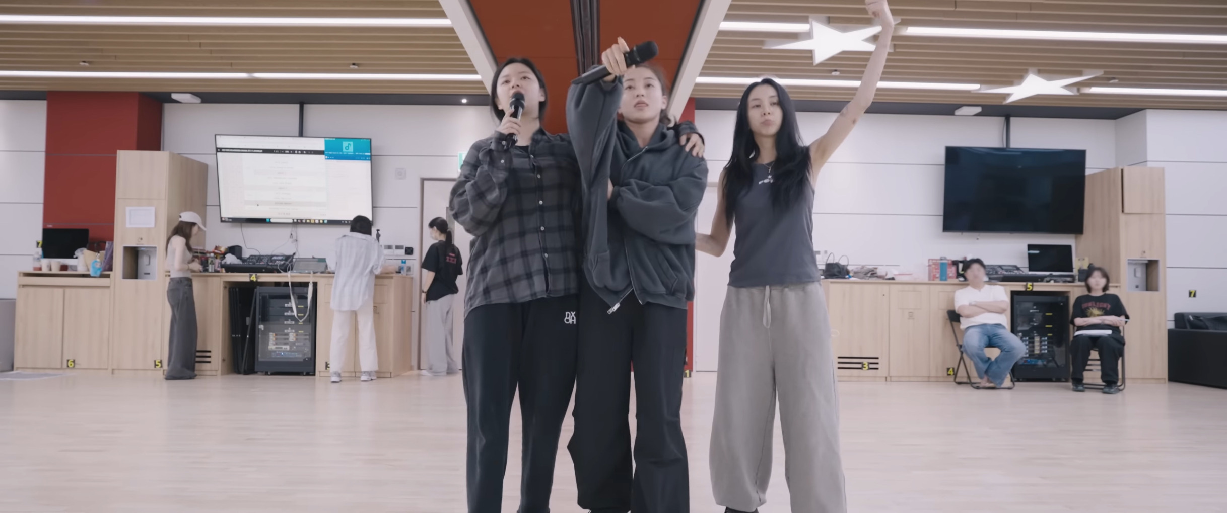 롤라팔루자 측 문제로 앵콜 무대 못하게 돼서 빡친 트와이스 | 인스티즈