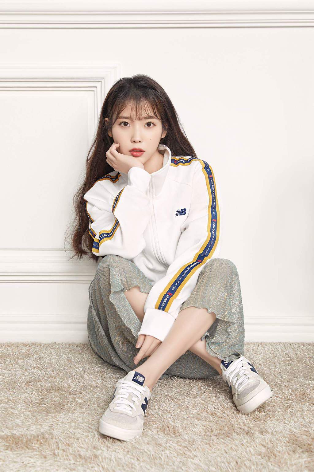아이유 with 뉴발란스 | 인스티즈