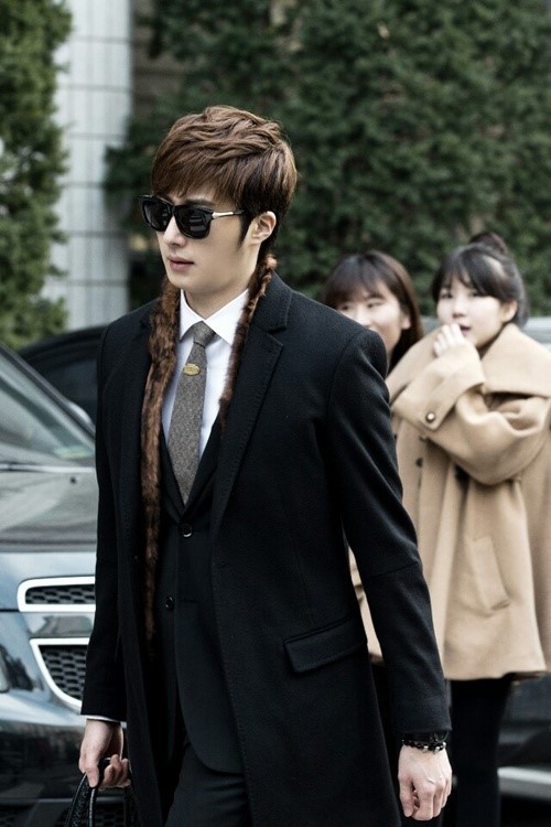 여자들이 잘생긴 남자 볼때 자기도 모르게 나온다는 표정.jpg | 인스티즈