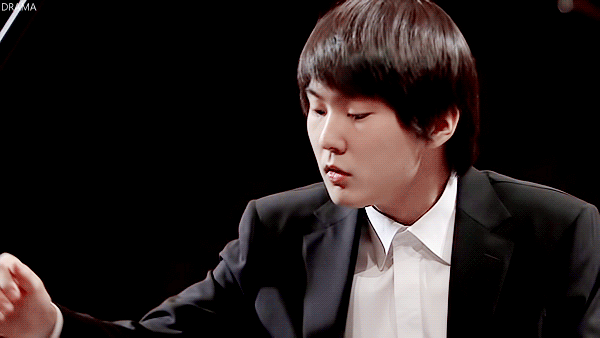 2020년 쇼팽콩쿠르에 걸릴 조성진 사진 (feat. 2015 쇼팽콩쿠르 우승자) | 인스티즈