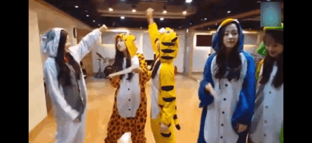 현주 따라하며 꼽주는 에이프릴 멤버들(상큼상큼자몽~) | 인스티즈