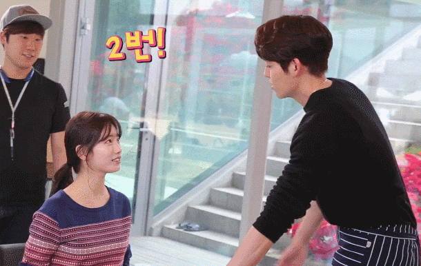 키스씬 연습하는 수지.gif | 인스티즈
