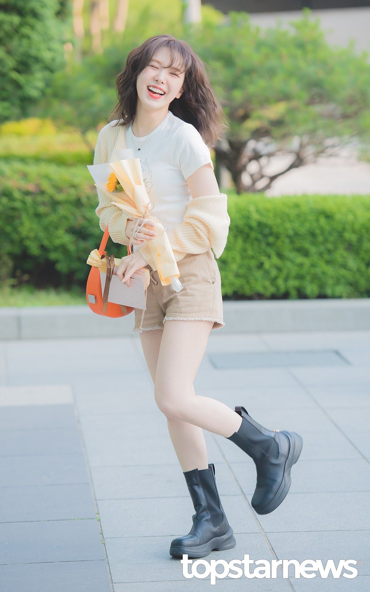 올 여름 힙하고 싶어… 근데 너무 튀는 건 싫어… 하지만 평범하고 싶진 않아…👚🧢 | 인스티즈
