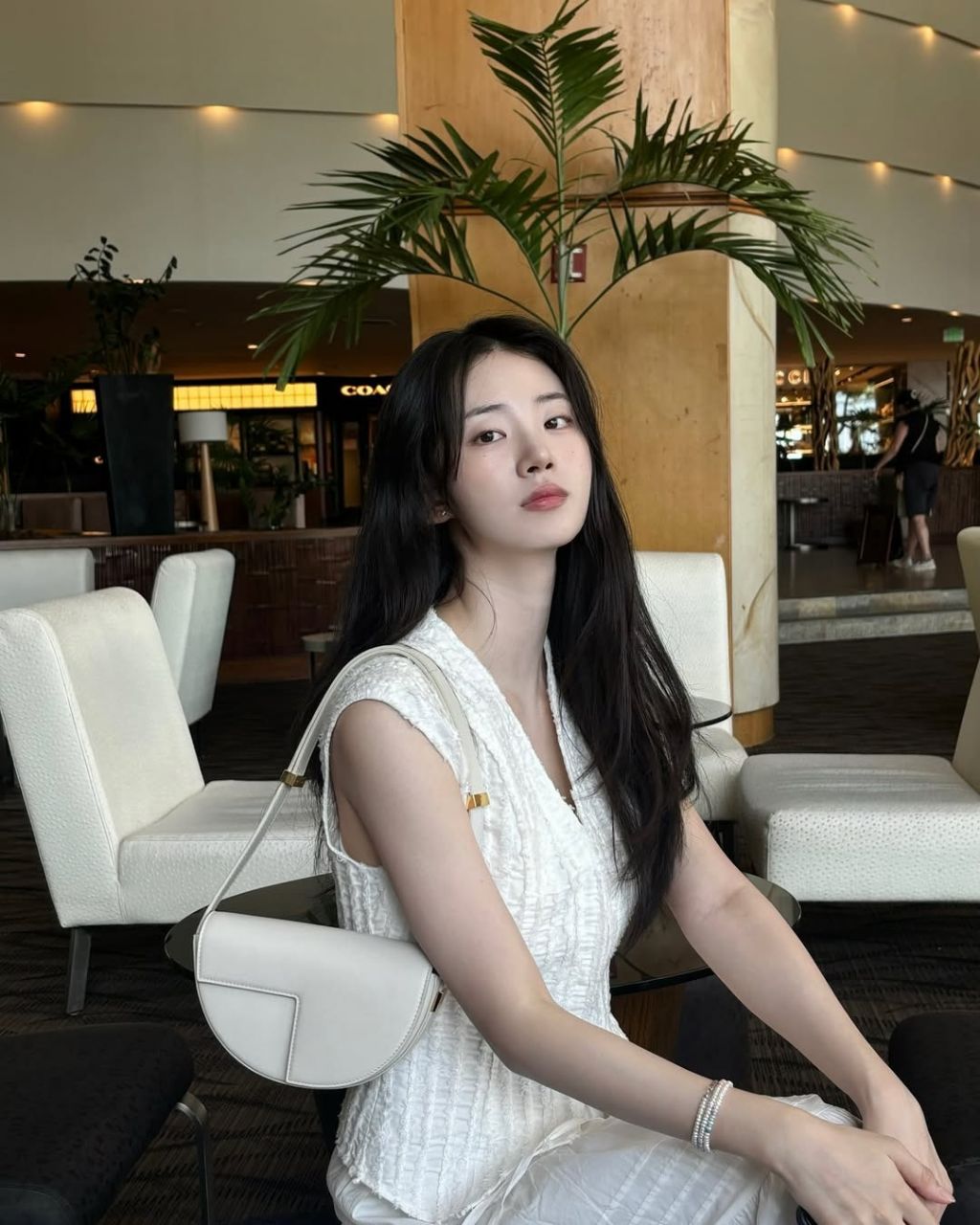 꽤 이쁘게 생긴 배우 신시아 | 인스티즈