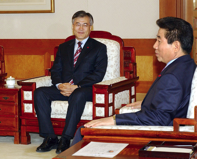 문재인 : 그의 죽음이 나를 정치의 길로 들어서게 했다 | 인스티즈