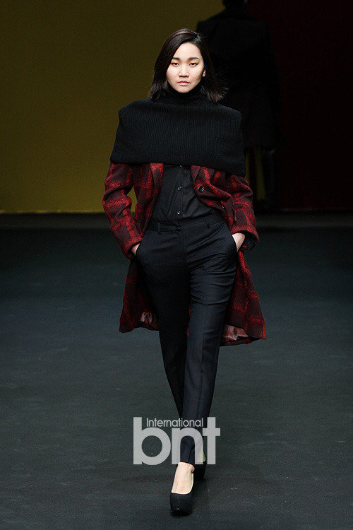  장윤주,송경아,한혜진 런웨이 위 사진 | 인스티즈