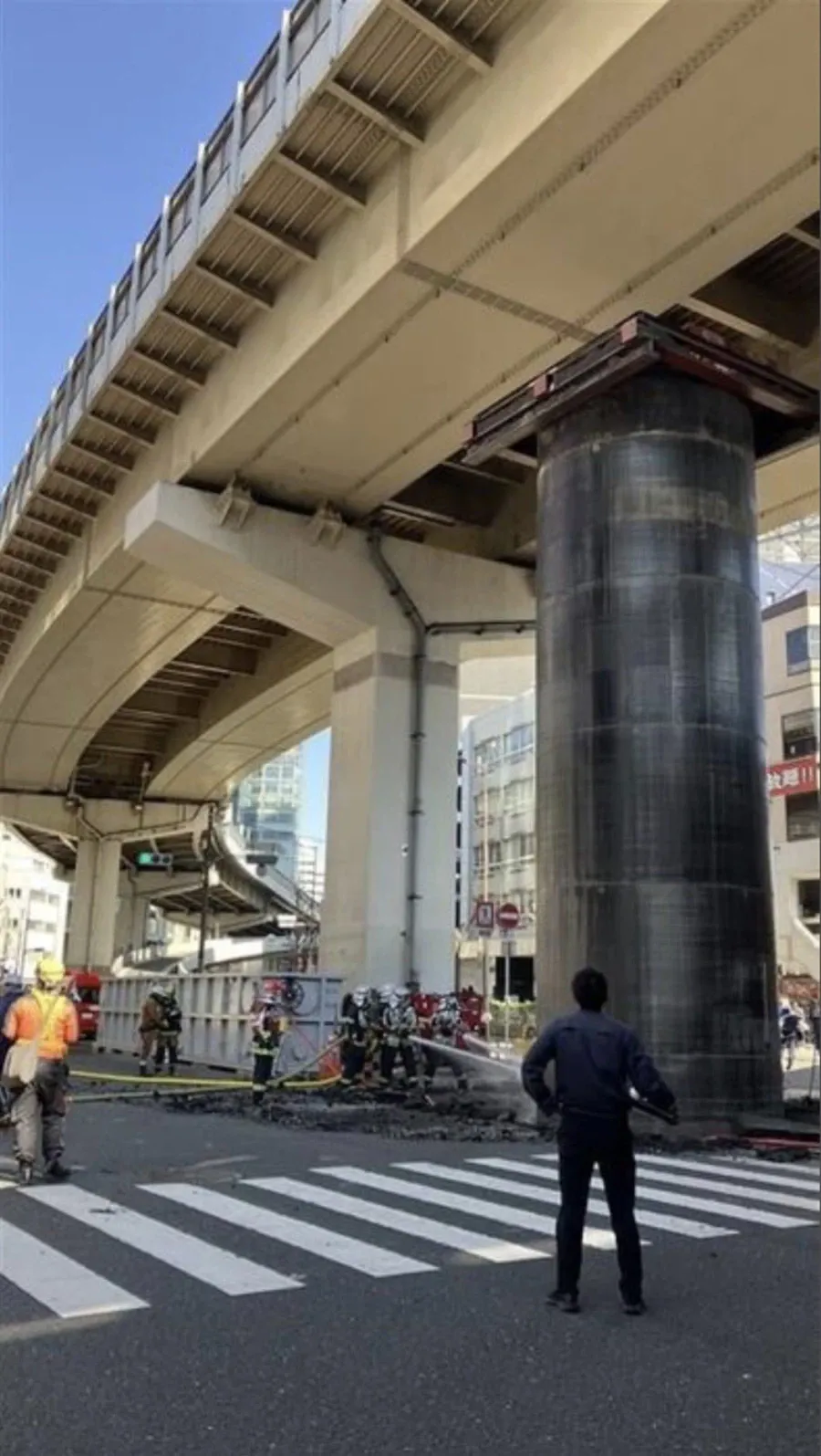 지난 밤 하수관이 18m나 솟아오른 일본 오사카 | 인스티즈