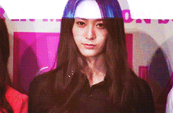 플래시 받는 크리스탈.gif | 인스티즈