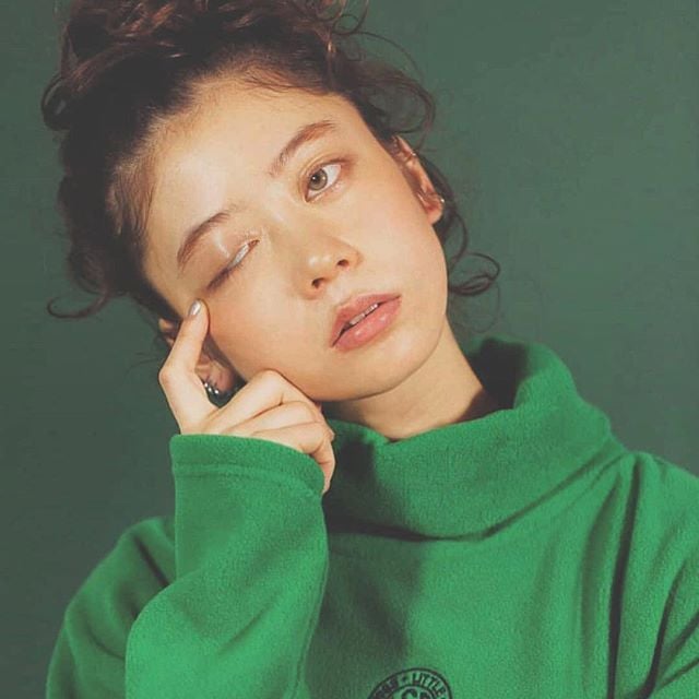 선천적으로 세계에서 가장 희귀하다는 초록눈을 가진 일본 모델 | 인스티즈