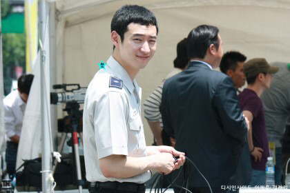 하늘에서 만인의 이상형되라고 내려준 배우 이제훈의 의경시절 | 인스티즈