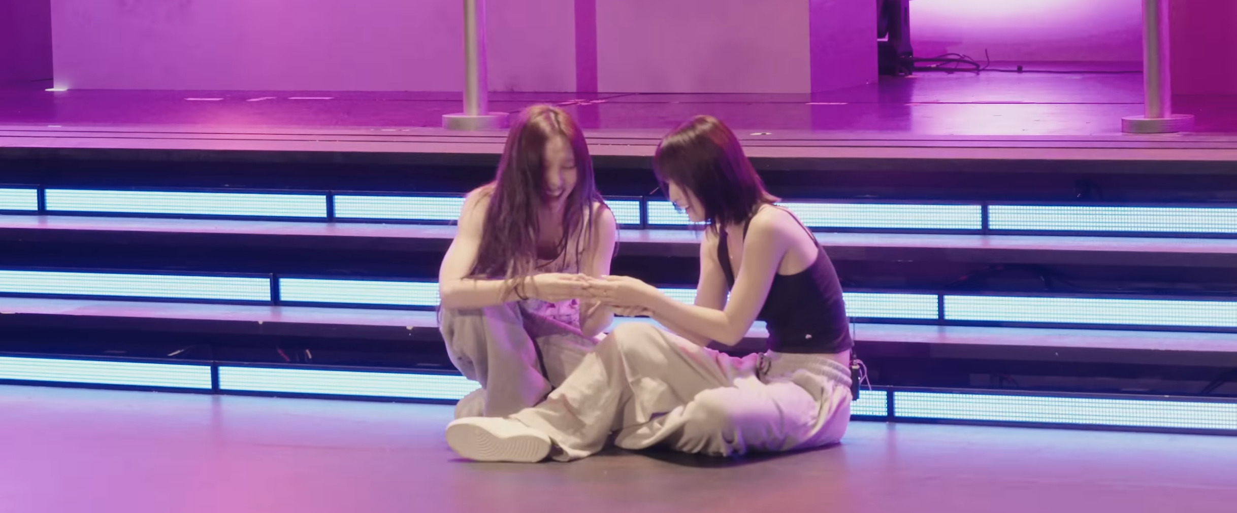 롤라팔루자 측 문제로 앵콜 무대 못하게 돼서 빡친 트와이스 | 인스티즈