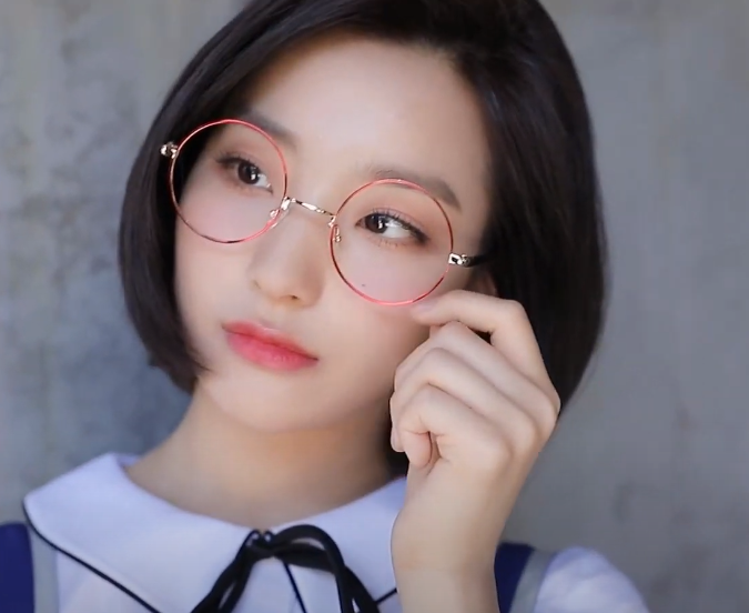안경을 많이 쓰는 프로미스나인 | 인스티즈