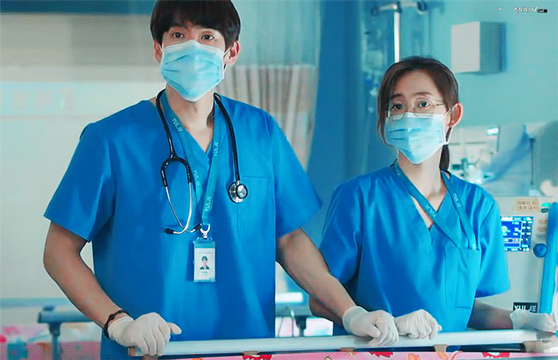 로코드라마 볼 때 남여주 피지컬/덩치 차이 쳐돌이들 특히 많은 이유.gif | 인스티즈