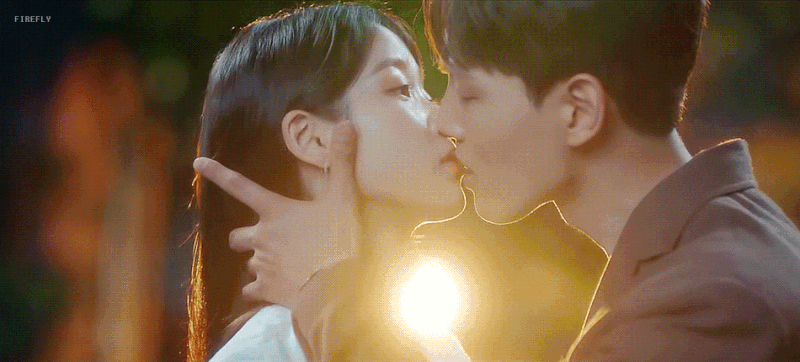 아이유 키스신 모음 ㅓㅜㅑ.gif | 인스티즈