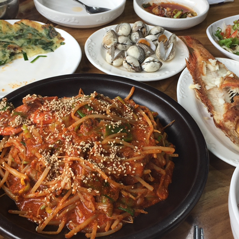 친구가 그러더라 그렇게 먹다간 통풍 걸려 뒤진다고.. | 인스티즈