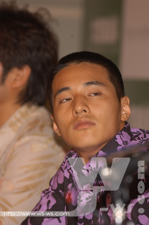 원빈 굴욕사진 모음.jpg | 인스티즈