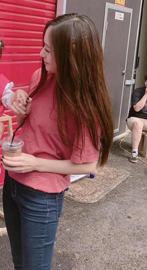  여자 연예인들이 머리숱을 풍성해보이기 위해 하는 것 (피스NO!) | 인스티즈