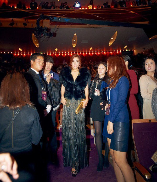 연예인들 실물에 근접한 사진 | 인스티즈